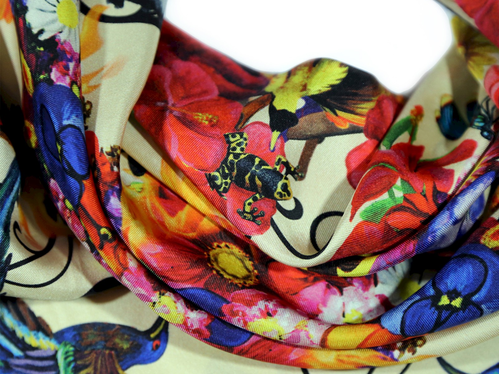 Fiona Knecht, Pin-Up Girl Seidenfoulard, © Fiona K. 2015.